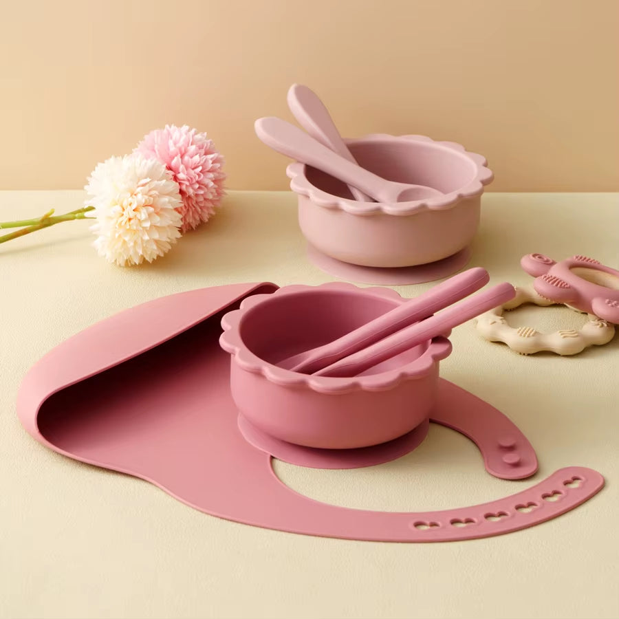 4PCS Baby Silicone Tableware Set Soft Spoon Fork Waterproof Baby Bibs Cartoon Lion Shape Bowl Portable Baby Dinner Set